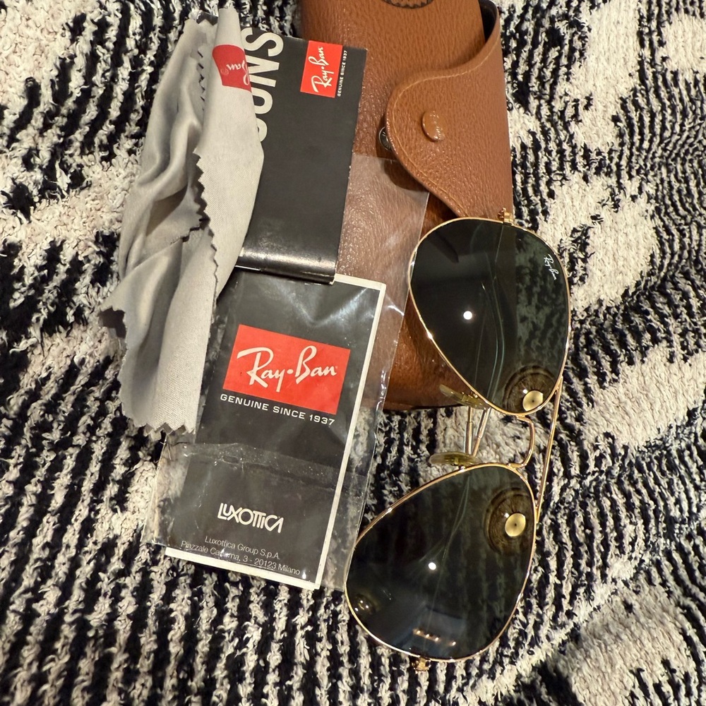 Ray-Ban Gold Frame Aviator Sunglasses